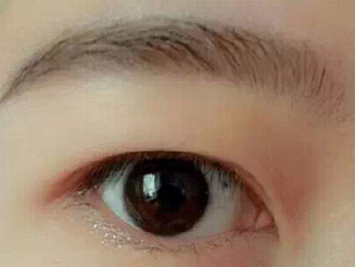 ۽