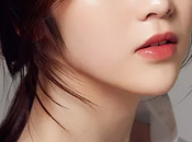 ۷